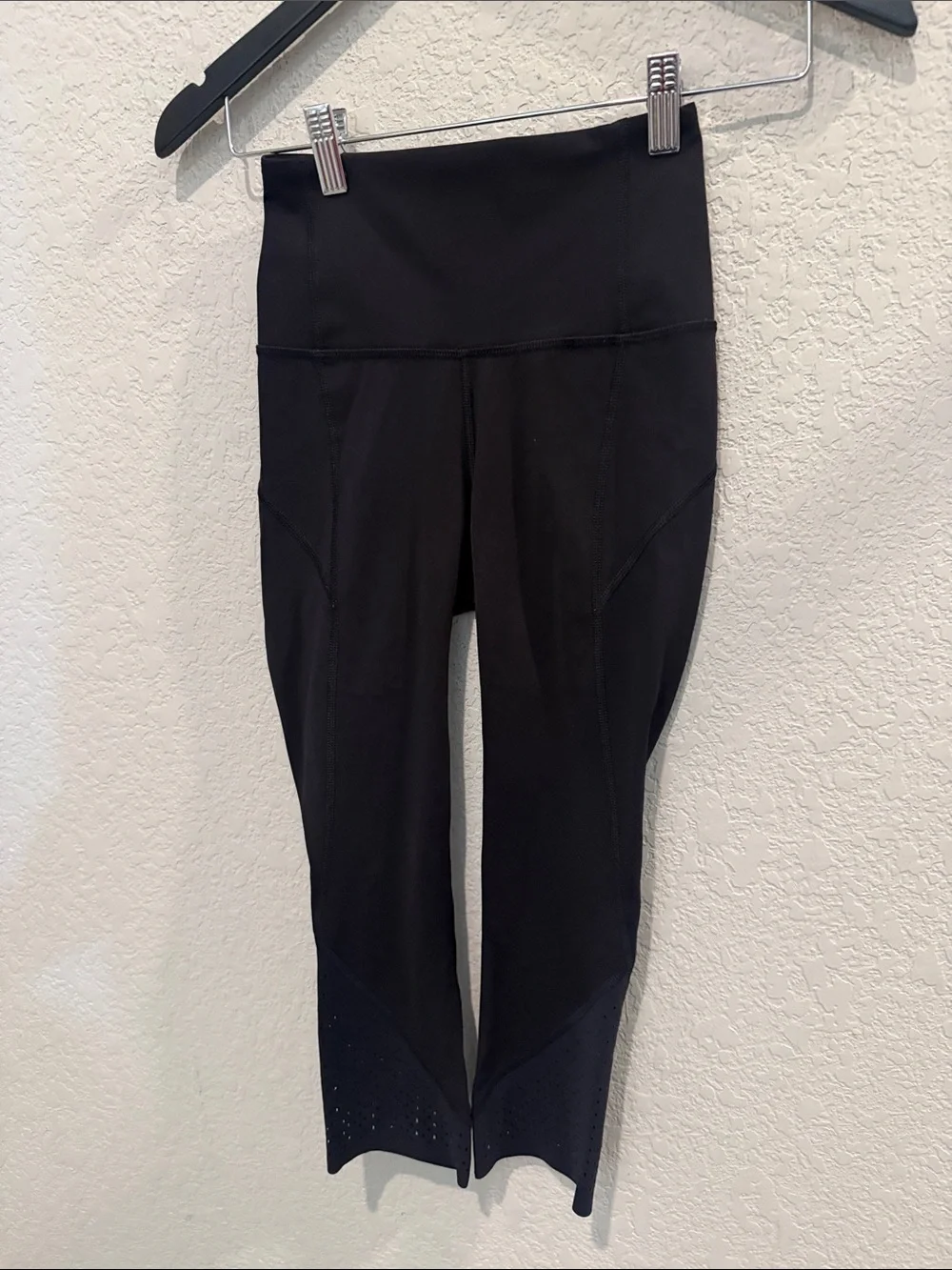 Lululemon Black High-Waist Athletic Capri Leggings size 2 - Picture 2 of 9